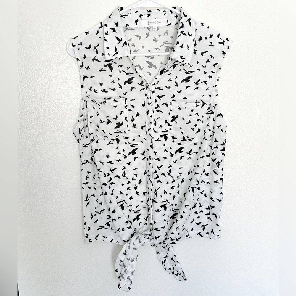 Eden & Olivia Sleeveless Button Up Tie Front Top Black / White Bird Print Large